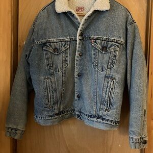 Levi's Classic Blue Denim Jacket with Sherpa Lining